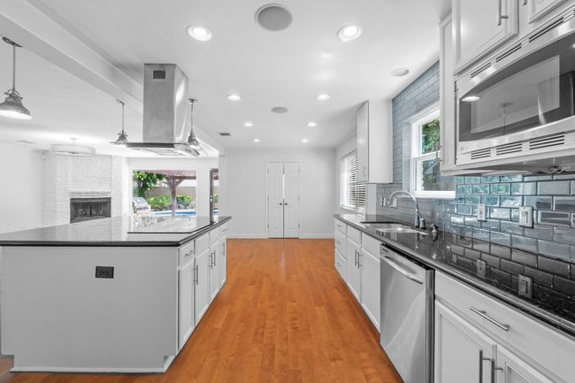 6520 Heron Dr, House other with 4 bedrooms, 3 bathrooms and 2 parking in Austin TX | Image 9