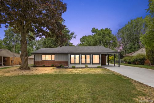 2486 Lafay Dr, West Bloomfield, MI, 48324-1743 | Card Image