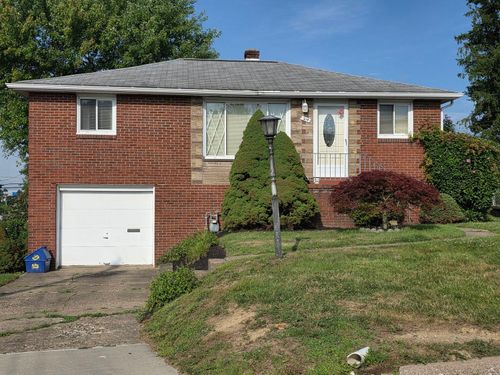 214 Bluemont Dr, West Mifflin, PA, 15122-2505 | Card Image