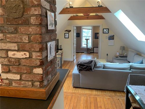 2-27 Young St, Newport, RI, 02840-3446 | Card Image