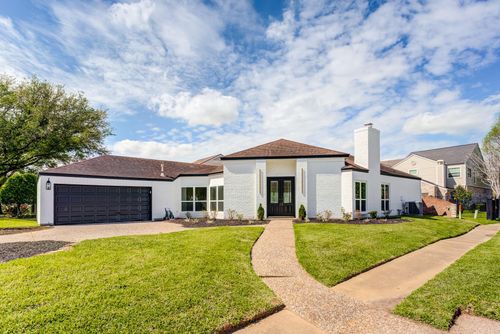 2302 Ashford Hollow Ln, Houston, TX, 77077-5816 | Card Image