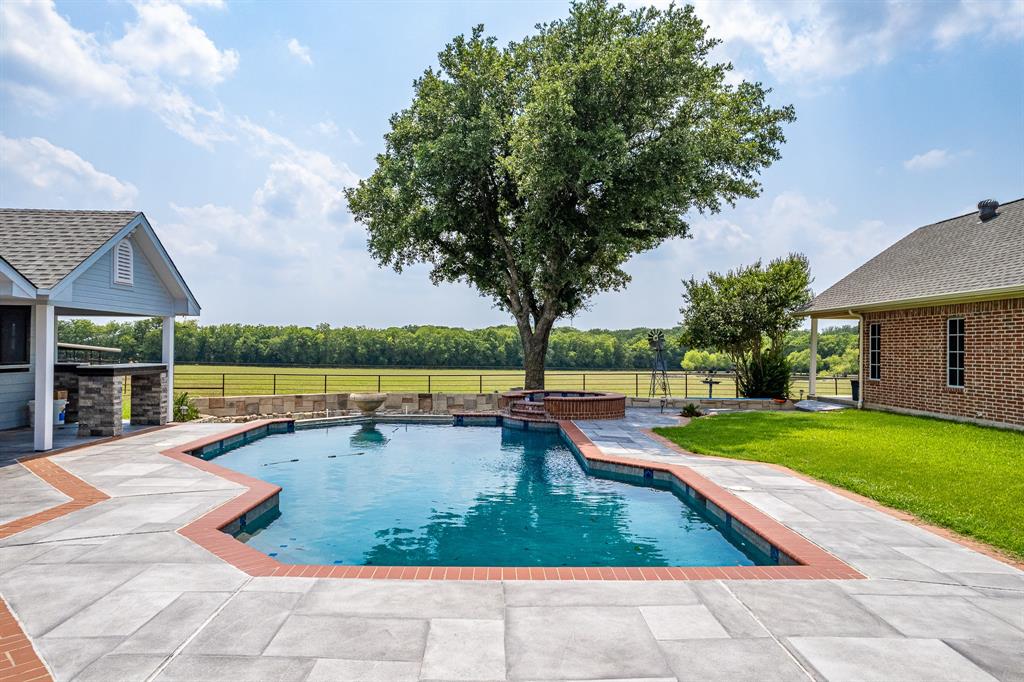 1688 English Road, For Sale in Rockwall Zoocasa