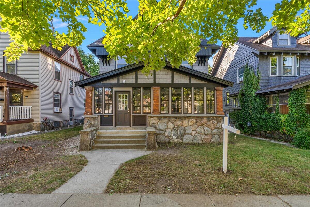Sherman St, Grand Rapids, MI 49506