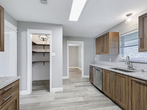 1400 Crescent Dr, Sherman, TX, 75092-5522 | Card Image