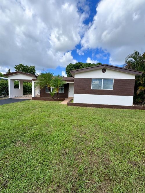 7421 Meridian St, Miramar, FL, 33023-4768 | Card Image