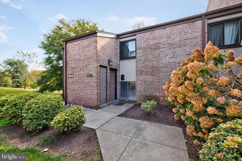 10116-10116 Little Pond Pl, GAITHERSBURG, MD, 20886-3802 | Card Image