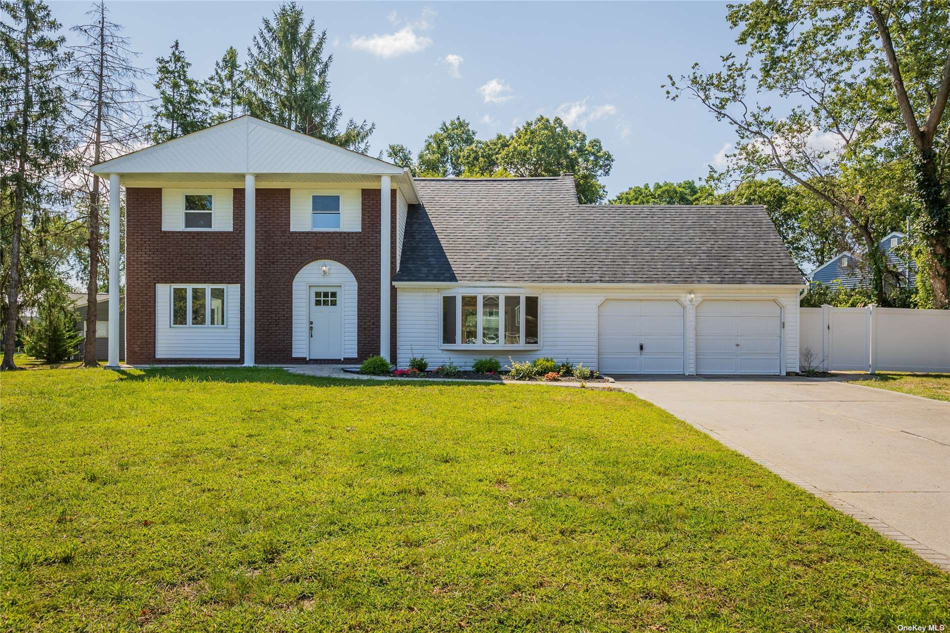 Hillcrest Pl, Mount Sinai, NY 11766