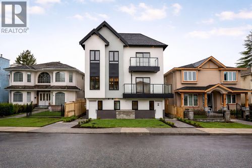 4-7353 12th Ave, Burnaby, BC, V3N2J8 | Card Image