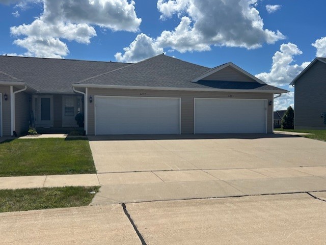 Muirfield Dr, Cedar Rapids, IA 52404