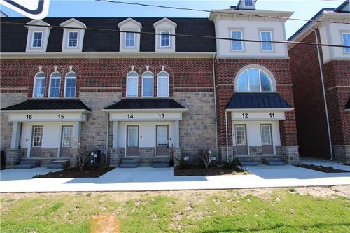 13-677 Park Rd N, Brantford, ON, N3R0C2 | Card Image