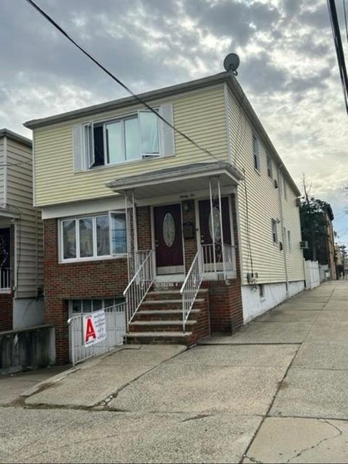 2-22 East 18th St, Bayonne, NJ, 07002 | Card Image
