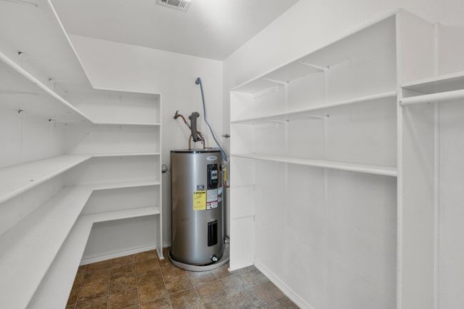 Pantry/utility/laundry room | Image 28