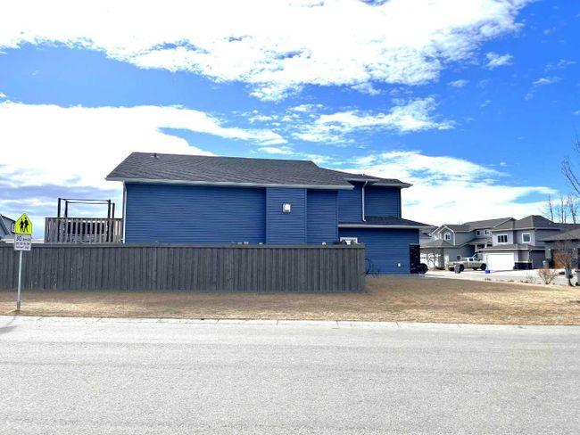 11338 59 Avenue, Home with 3 bedrooms, 2 bathrooms and 4 parking in Grande Prairie AB | Image 28