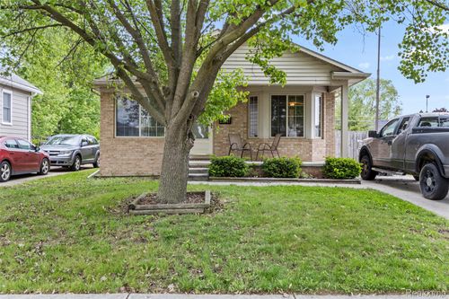 23847 Deziel St, Saint Clair Shores, MI, 48082-2176 | Card Image
