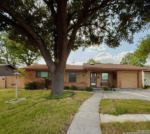 6707 Desilu Dr, San Antonio, TX, 78240-3454 | Card Image