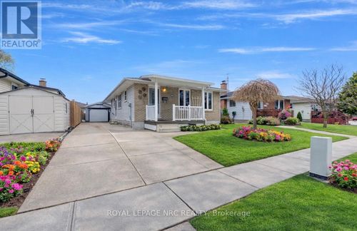 7564 Redhaven Cres, Niagara Falls, ON, L2G7H7 | Card Image