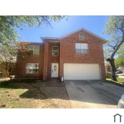 2001 Barton Springs Dr, Corinth, TX, 76210-6435 | Card Image