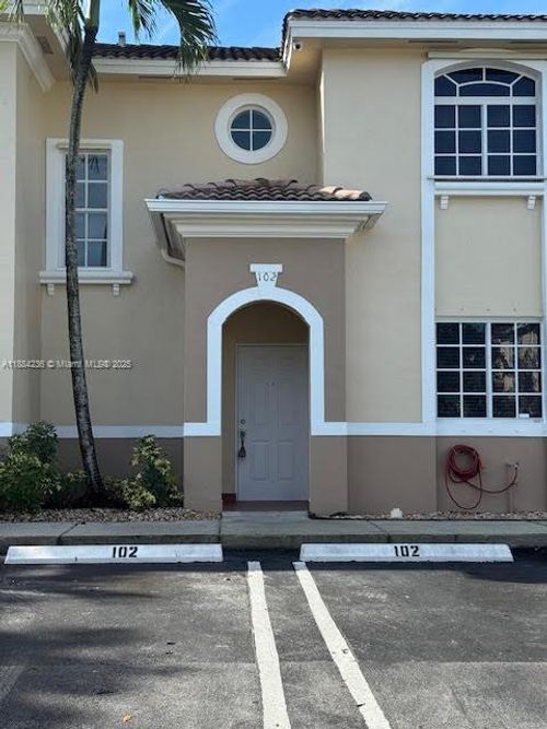 apt-102-7250 Nw 174th Ter, Hialeah, FL, 33015-7270 | Card Image
