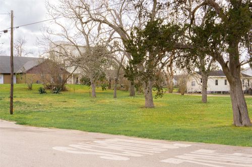 204 3rd St, Rosenberg, TX, 77471-1837 | Card Image
