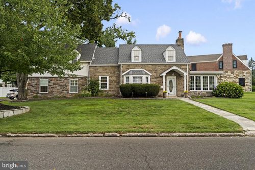 79 Manor Cir, BRISTOL, PA, 19007-4600 | Card Image