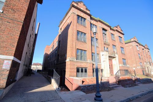 apt-303x-1820 1st Ave S, Minneapolis, MN, 55403-3762 | Card Image