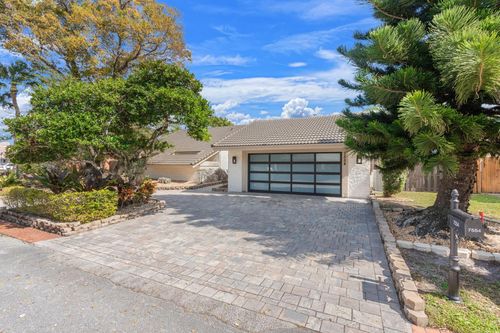 7554 Black Olive Ave, Tamarac, FL, 33321-2710 | Card Image