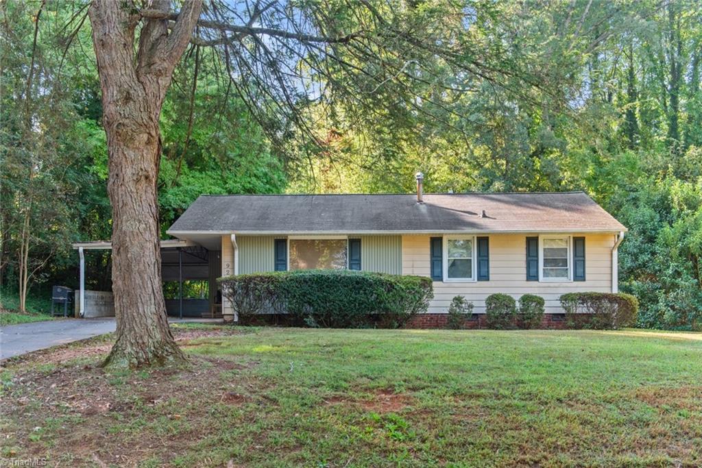 Cloister Dr, Winston Salem, NC 27127