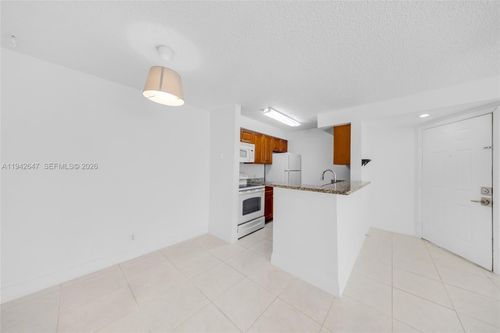 apt-8101-2986 S University Dr, Davie, FL, 33328-1459 | Card Image