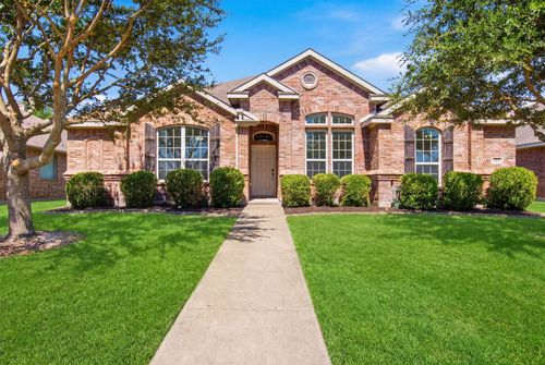 111 Timbershade Dr, Red Oak, TX, 75154-4652 | Card Image