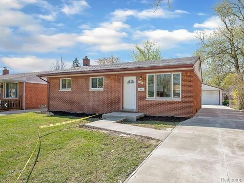 30801 Birchwood St, Westland, MI, 48186-5054 | Card Image