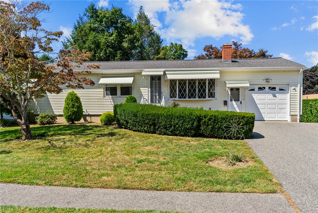 Mockingbird Dr, Cranston, RI 02920