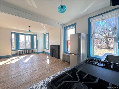 apt-4-23 Dubois St, Newburgh, NY, 12550-4828 | Card Image