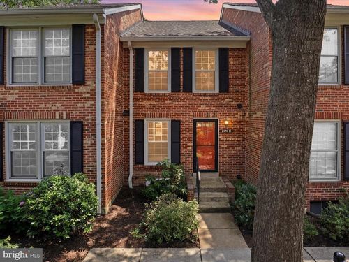 2-2410 S Walter Reed Dr, ARLINGTON, VA, 22206-4142 | Card Image