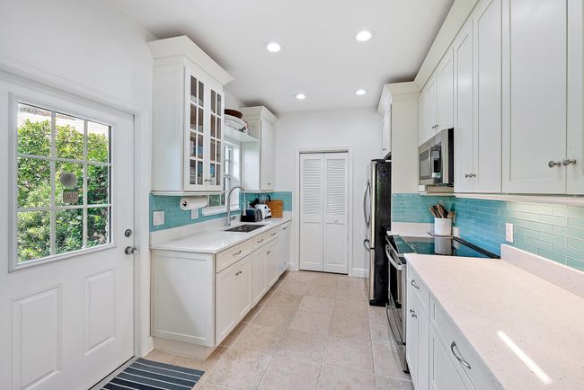 123 Evans Ln, Home with 3 bedrooms, 3 bathrooms and null parking in Lantana FL | Image 6