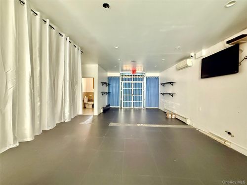 124 18th Ave, College Point, NY, 11356-2301 | Card Image