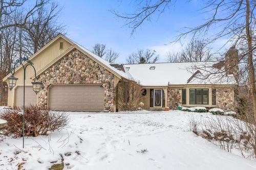 14591 W Fieldpointe Ct, New Berlin, WI, 53151-1201 | Card Image