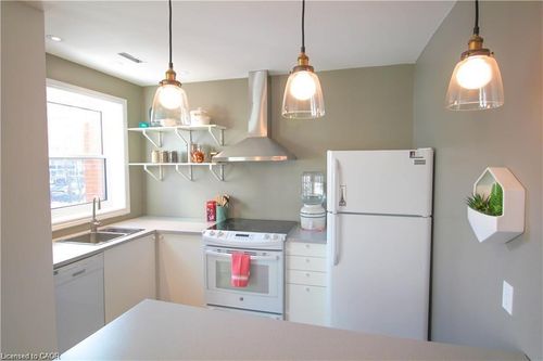 2-130 Caroline St S, Hamilton, ON, L8P3K8 | Card Image