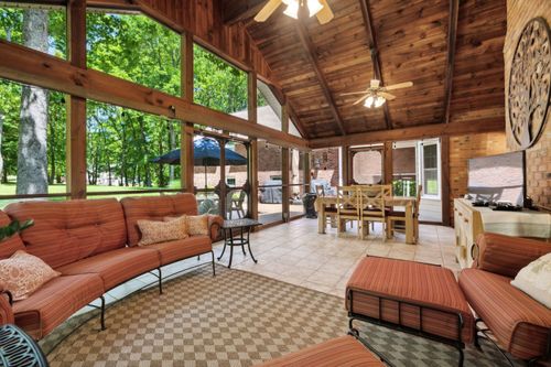 3208 Thoroughbred Dr, Hermitage, TN, 37076-3928 | Card Image