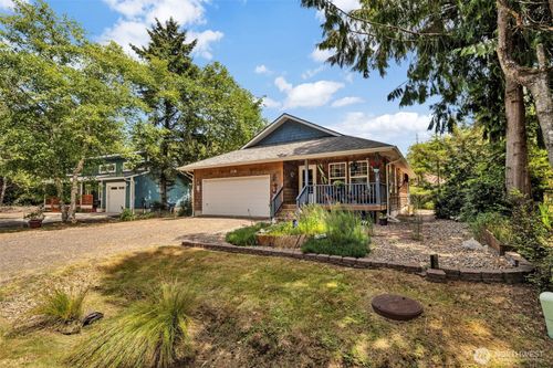 318 Duck Lake Dr Ne, Ocean Shores, WA, 98569-9452 | Card Image