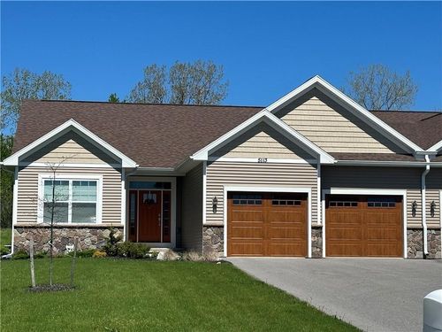 5113 Red Oak Ln, Batavia, NY, 14020-9633 | Card Image