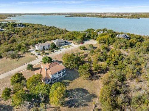 1123 Mallard Pointe Dr, Cedar Hill, TX, 75104-6912 | Card Image