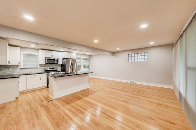 7734 Linden Ave, House other with 3 bedrooms, 2 bathrooms and 2 parking in Darien IL | Image 7