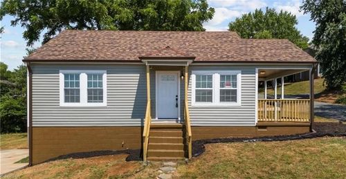 325 Gregory St, Winston Salem, NC, 27101-4922 | Card Image