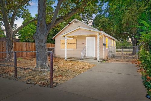 3824 25th Ave, Sacramento, CA, 95820-4847 | Card Image