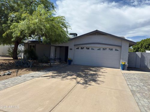 2520 W Surrey Ave, Phoenix, AZ, 85029-1416 | Card Image