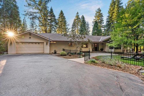 19975 Scotts Flat Rd, Nevada City, CA, 95959-9171 | Card Image