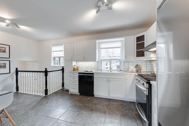 542 Atlas Ave, House other with 3 bedrooms, 2 bathrooms and 2 parking in York ON | Image 11