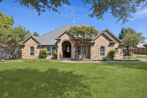 1936 Willow Bend Dr, Oak Leaf, TX, 75154-3870 | Card Image