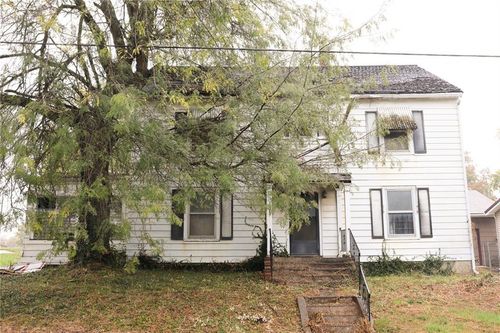 305 E 10th St, Trenton, MO, 64683-2222 | Card Image