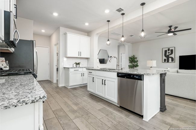 311 Singing Brk, House other with 5 bedrooms, 3 bathrooms and null parking in Cibolo TX | Image 6